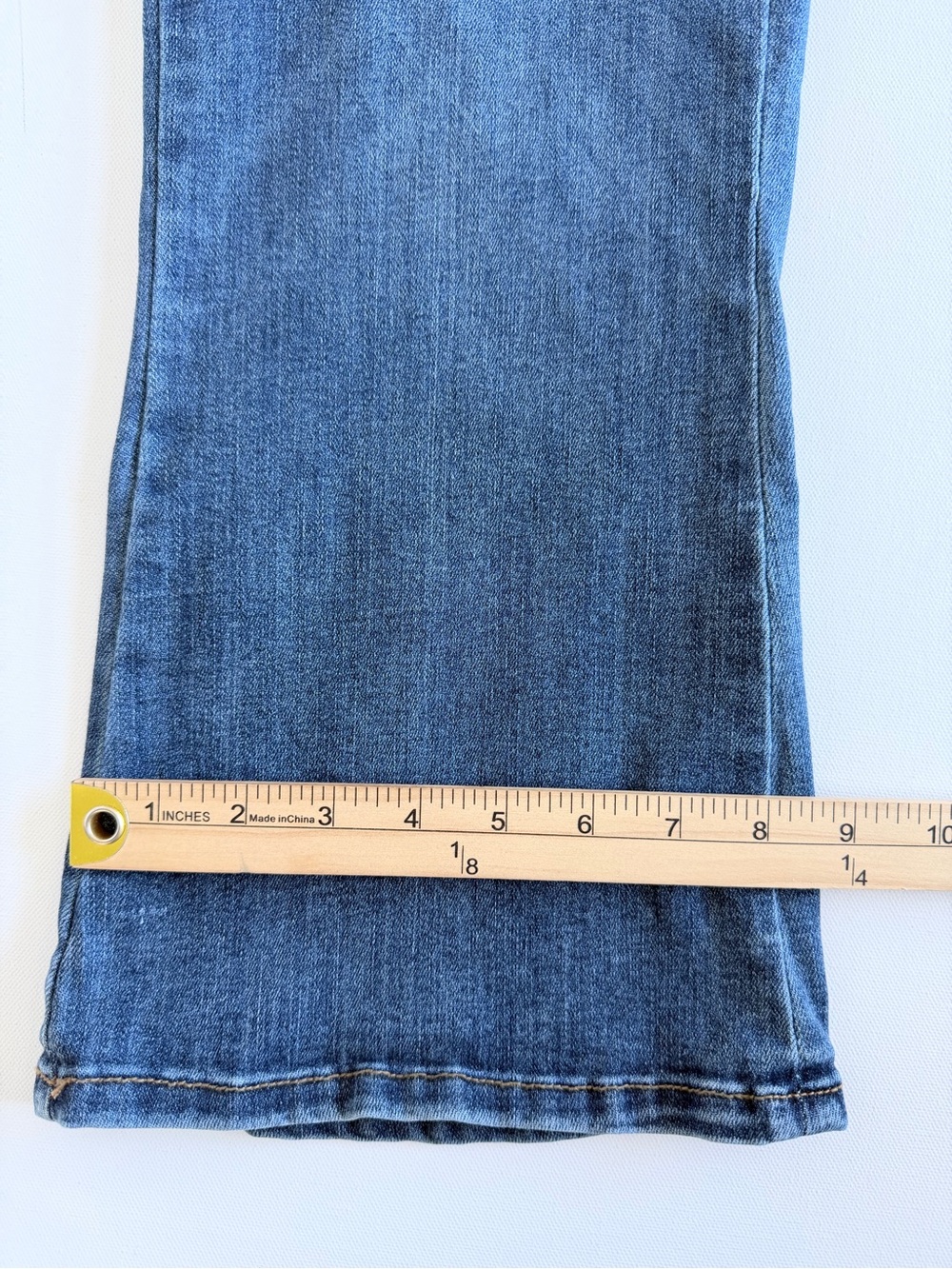 Pilcro Mid Rise Kick Flare Crop Jeans Medium Wash Stretch Denim Size M Women - Picture 12 of 13
